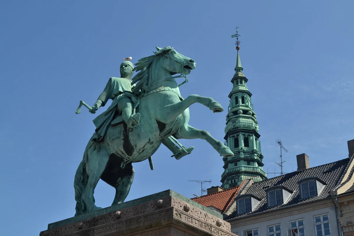 Пам’ятник єпископу Абсалону на Højbro Plads